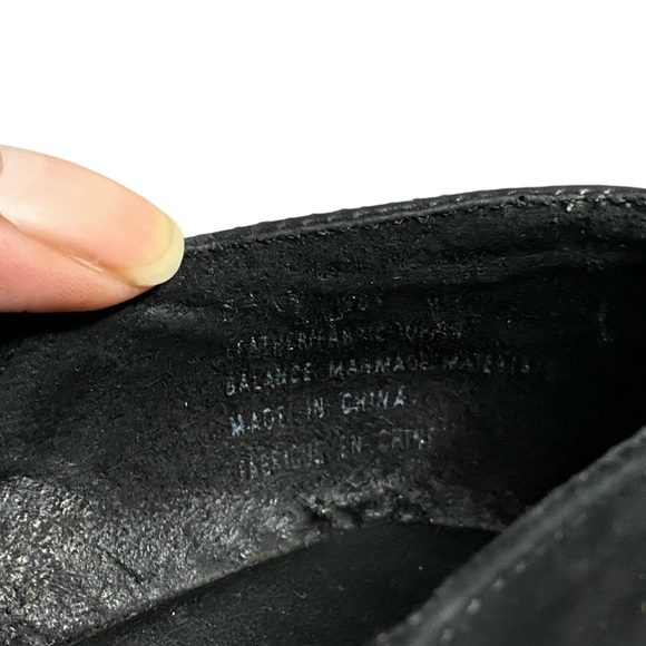 Madeline Stuart Women's Black Leather Slip-on Sandals - Picture 5 of 7